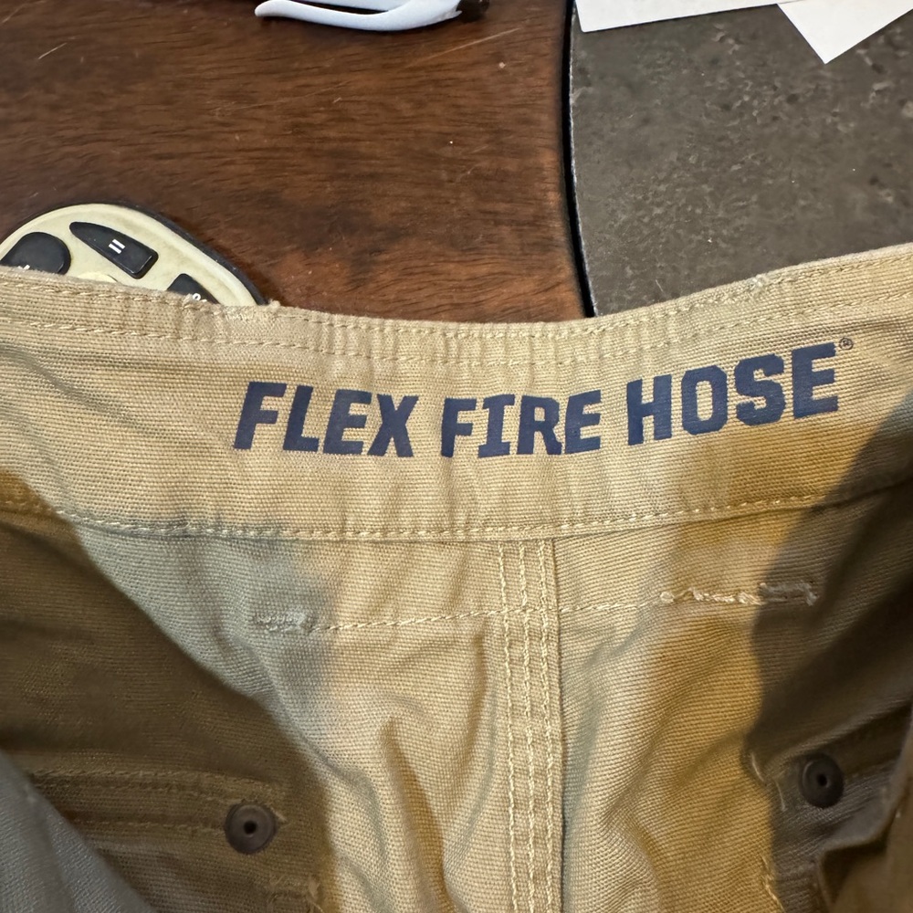 Duluth Trading Co Tan Cargo Shorts - Picture 6 of 7